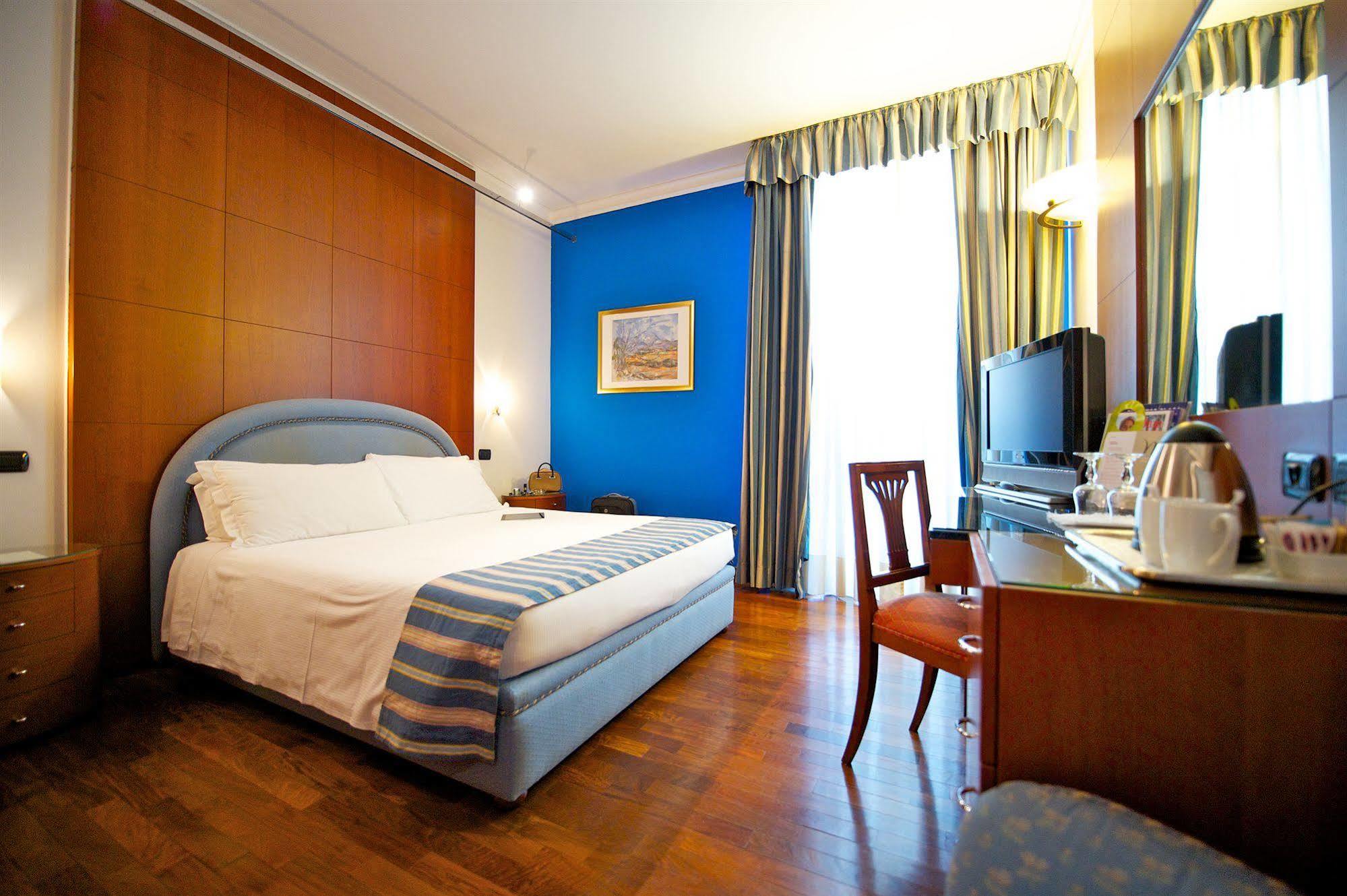 Hotel Torino Royal Esterno foto